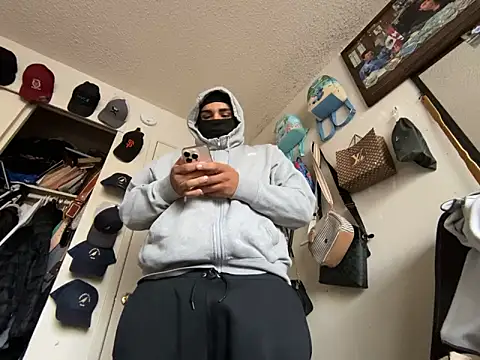 tinydick600  online show from November 15, 2025, 11:42 pm