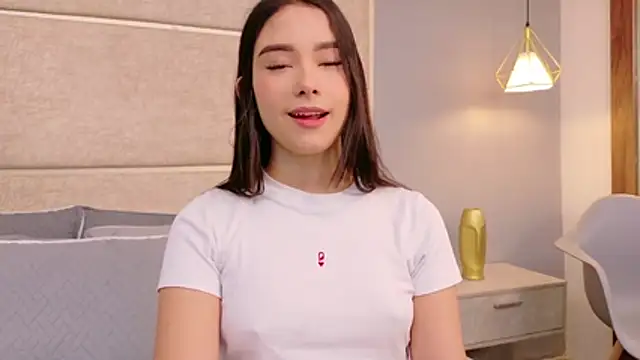 Sophie Honey18 online show from December 18, 2025, 12:53 pm