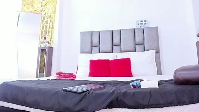 sarahhernandez online show from February 7, 2026, 3:09 pm