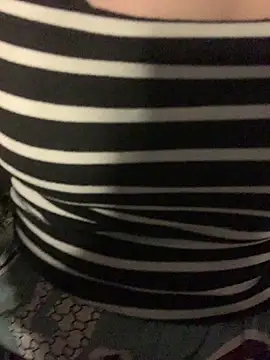 Snapshot of Winnie-sexy chatting on April 10, 2026, 10:17 pm Winnie-sexy online show from April 10, 2026, 10:17 pm