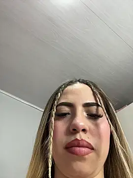 Snapshot of cupcakee_ chatting on November 16, 2025, 7:51 pm cupcakee online show from November 16, 2025, 7:51 pm