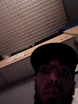 hotguy71000 online show from December 16, 2025, 4:11 pm