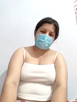 Snapshot of Cute_hotzara chatting on May 8, 2026, 5:44 am Cute hotzara online show from May 8, 2026, 5:44 am