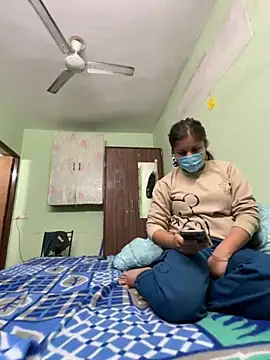 Cute hotzara online show from November 21, 2025, 4:55 am