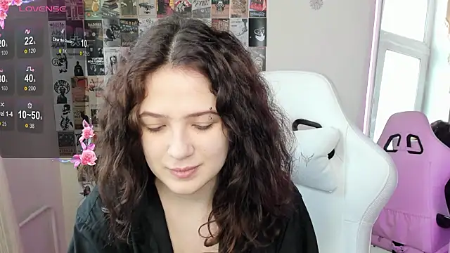 Snapshot of Anora_Miller chatting on February 1, 2026, 8:23 am Anora Miller online show from February 1, 2026, 8:23 am