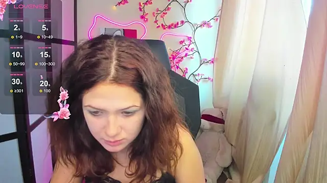 Snapshot of Anora_Miller chatting on November 14, 2025, 8:40 am Anora Miller online show from November 14, 2025, 8:40 am