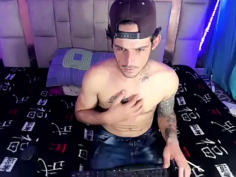 Sexybigjefffx online show from November 18, 2025, 10:02 pm