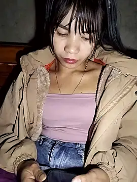 gugu0022 online show from January 7, 2026, 1:27 pm