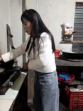 gugu0022 online show from February 19, 2026, 10:56 am