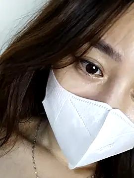 Snapshot of MiCandy-Lovee chatting on November 13, 2025, 4:44 pm MiCandy-Lovee online show from November 13, 2025, 4:44 pm