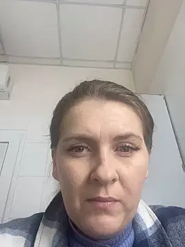 JeslyUmolbery online show from November 13, 2025, 7:45 am