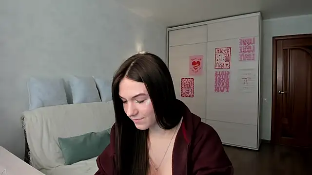 luna lust 212 online show from April 12, 2026, 4:27 am