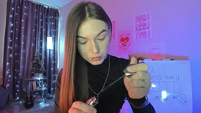 luna lust 212 online show from March 17, 2026, 4:15 am