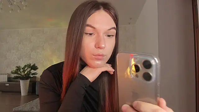 luna lust 212 online show from April 19, 2026, 4:24 am