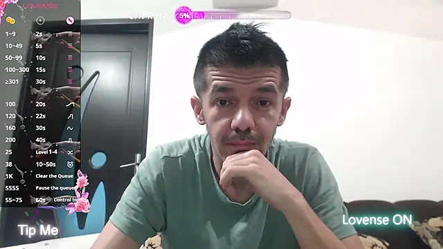 Snapshot of Dale_E chatting on November 20, 2025, 6:14 am Dale E online show from November 20, 2025, 6:14 am