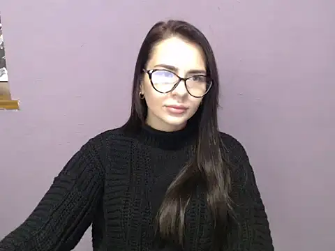 divina kira online show from November 25, 2025, 8:03 am