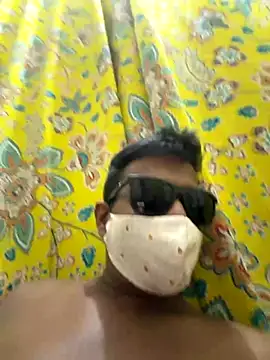 coupleshow42 online show from November 13, 2025, 4:33 pm