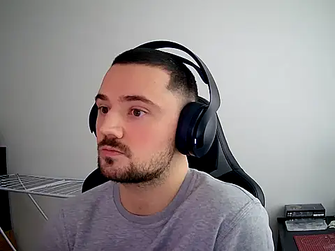 Handsomeboy4you online show from November 21, 2025, 9:19 am