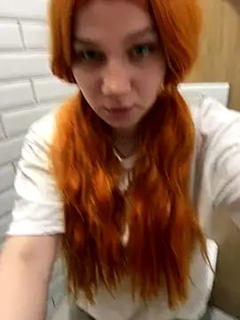 Outdoor Stefii online show from November 13, 2025, 5:44 am