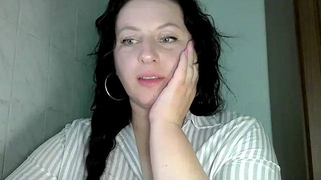 Snapshot of MelinaAx chatting on April 18, 2026, 8:09 pm MelinaAx online show from April 18, 2026, 8:09 pm