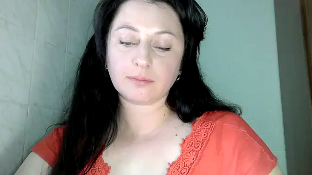 Snapshot of MelinaAx chatting on May 10, 2026, 7:38 pm MelinaAx online show from May 10, 2026, 7:38 pm