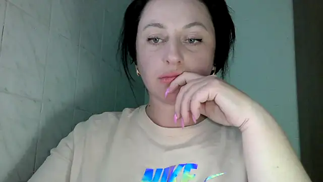Snapshot of MelinaAx chatting on May 16, 2026, 7:24 pm MelinaAx online show from May 16, 2026, 7:24 pm