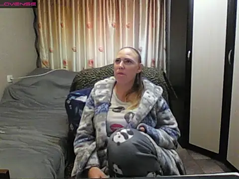 Snapshot of JenniDeep chatting on May 10, 2026, 11:47 am JenniDeep online show from May 10, 2026, 11:47 am
