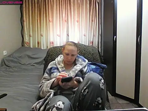 Snapshot of JenniDeep chatting on May 15, 2026, 10:13 am JenniDeep online show from May 15, 2026, 10:13 am