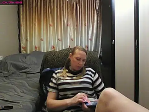 JenniDeep online show from April 16, 2026, 8:20 pm