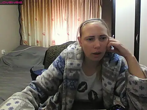 Snapshot of JenniDeep chatting on May 8, 2026, 8:18 am JenniDeep online show from May 8, 2026, 8:18 am