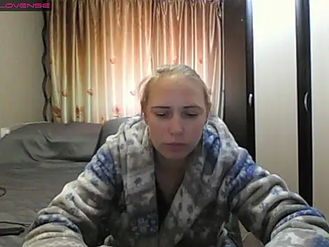 Snapshot of JenniDeep chatting on May 28, 2026, 12:00 pm JenniDeep online show from May 28, 2026, 12:00 pm