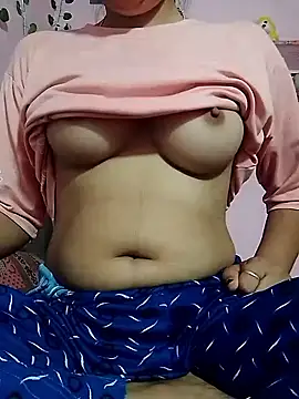 Snapshot of isha_sharma2002 chatting on June 14, 2026, 5:41 am isha sharma2002 online show from June 14, 2026, 5:41 am