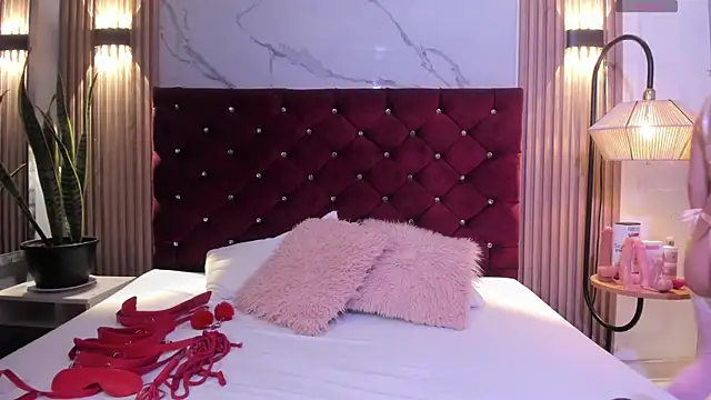 Danna-Rouse online show from April 14, 2026, 8:03 pm