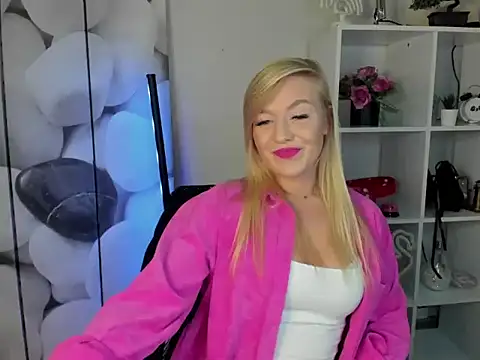 SweetLaura2 online show from November 18, 2025, 2:42 pm