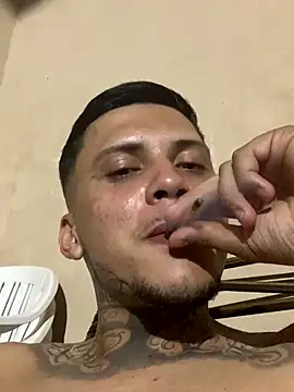 Ryanzl017 online show from November 23, 2025, 10:31 pm