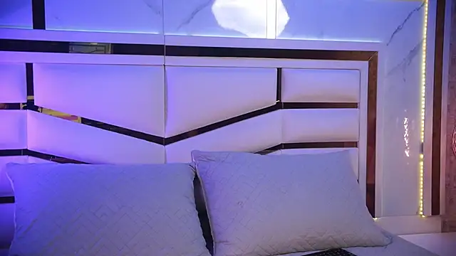 Snapshot of nix_wolf chatting on December 18, 2025, 3:11 am nix wolf online show from December 18, 2025, 3:11 am