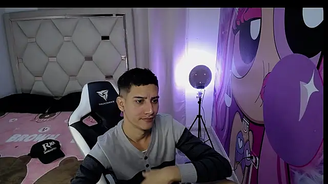 HARD GROUPP  online show from November 13, 2025, 8:35 pm