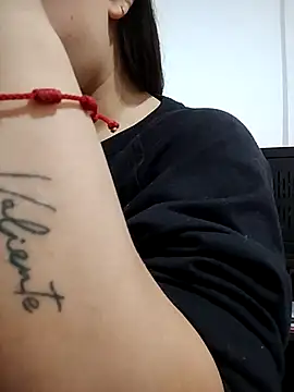 OliviaMartinez2 online show from November 19, 2025, 2:22 am