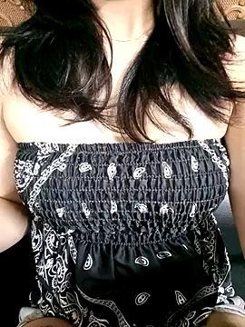 Snapshot of Lynk2x chatting on November 13, 2025, 12:42 pm Lynk2x online show from November 13, 2025, 12:42 pm