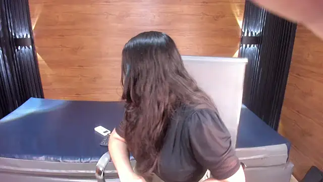 Karoll Heart online show from November 18, 2025, 7:06 pm