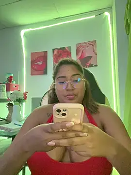 Snapshot of morena-2025 chatting on May 28, 2026, 2:19 am morena-2025 online show from May 28, 2026, 2:19 am