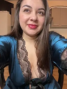 Lovynna online show from February 16, 2026, 9:56 pm