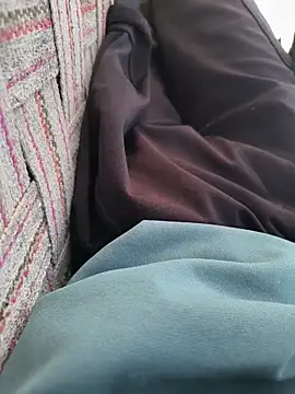 Ritik143jhil online show from December 20, 2025, 11:24 am