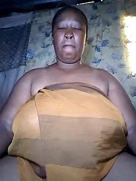 Snapshot of MissMoyo chatting on November 20, 2025, 11:22 am MissMoyo online show from November 20, 2025, 11:22 am