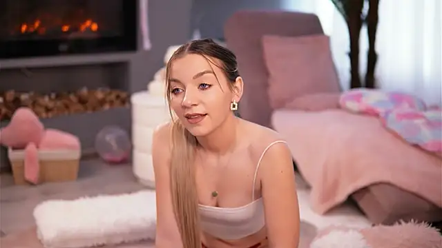 Snapshot of SkyEyesLuna chatting on February 18, 2026, 3:59 am SkyEyesLuna online show from February 18, 2026, 3:59 am