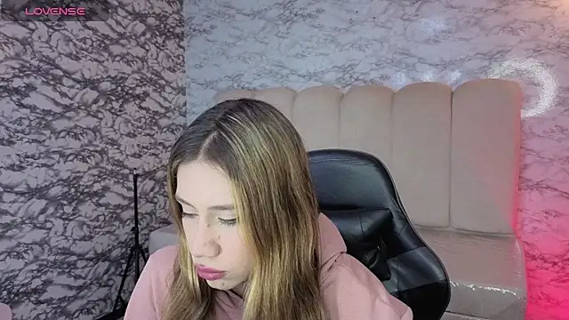 Evy Luxx v online show from February 12, 2026, 3:50 am