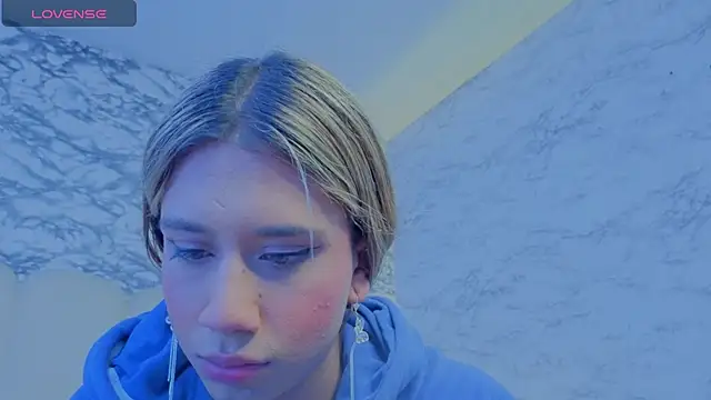 Evy Luxx v online show from May 24, 2026, 1:27 am