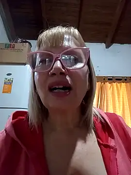 Snapshot of SexyMilf1211 chatting on April 24, 2026, 2:08 pm SexyMilf1211 online show from April 24, 2026, 2:08 pm