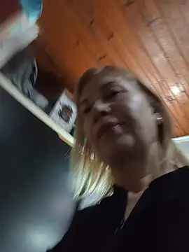 SexyMilf1211 online show from June 25, 2026, 2:11 pm