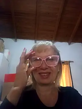 SexyMilf1211 online show from April 9, 2026, 4:35 pm